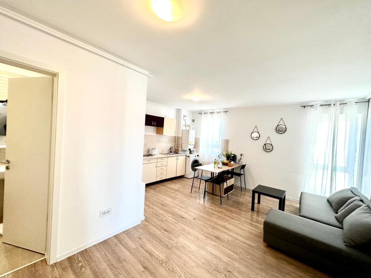 Kasper Coresi Mall - Rise Private Apartments & Suites Braşov Eksteriør billede