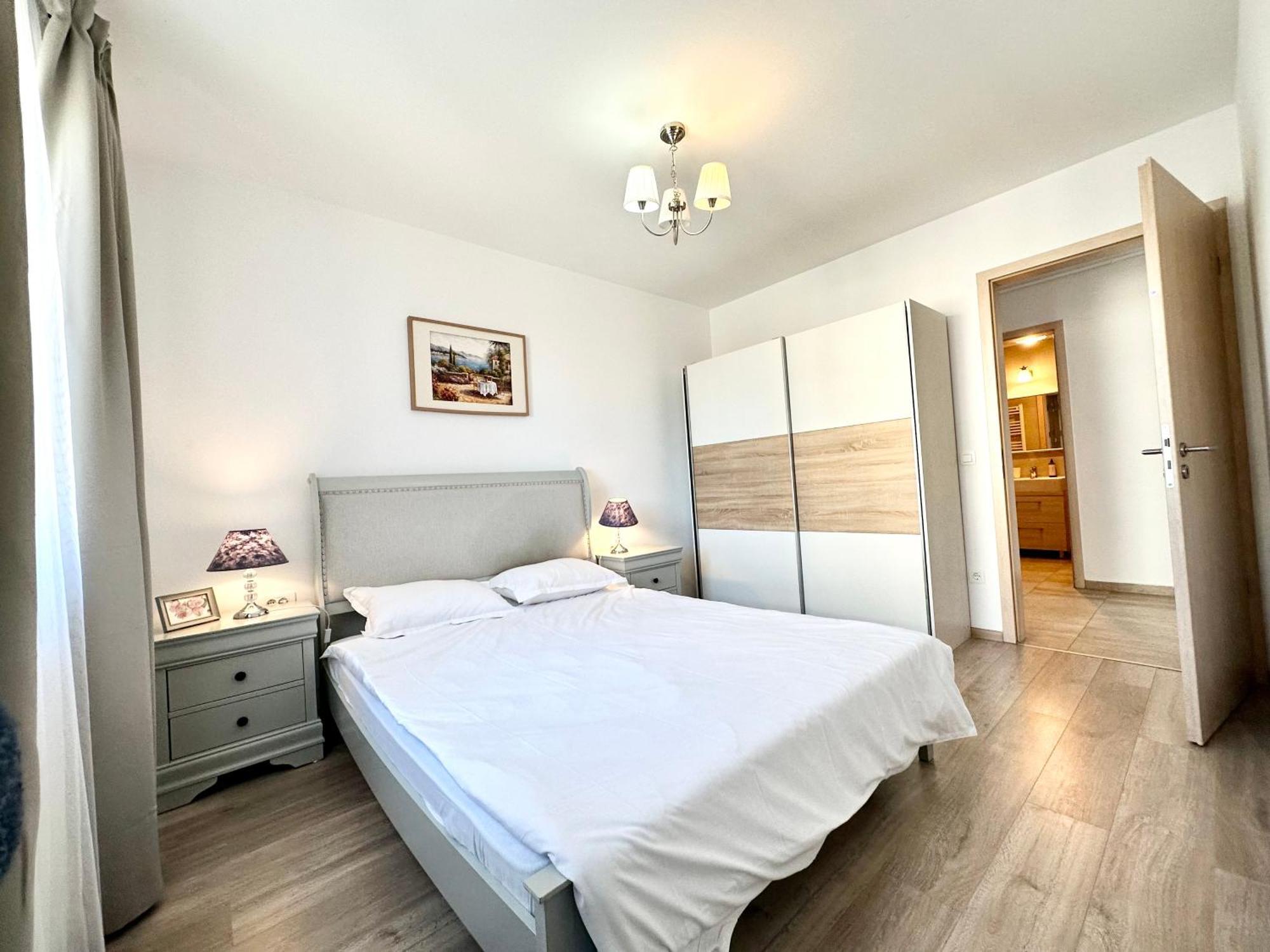 Kasper Coresi Mall - Rise Private Apartments & Suites Braşov Eksteriør billede