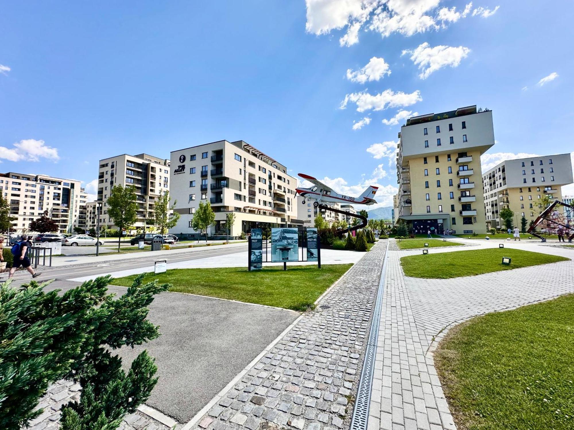 Kasper Coresi Mall - Rise Private Apartments & Suites Braşov Eksteriør billede