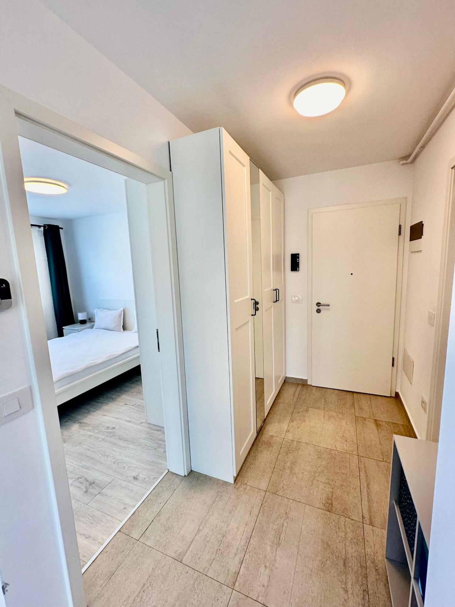 Kasper Coresi Mall - Rise Private Apartments & Suites Braşov Eksteriør billede