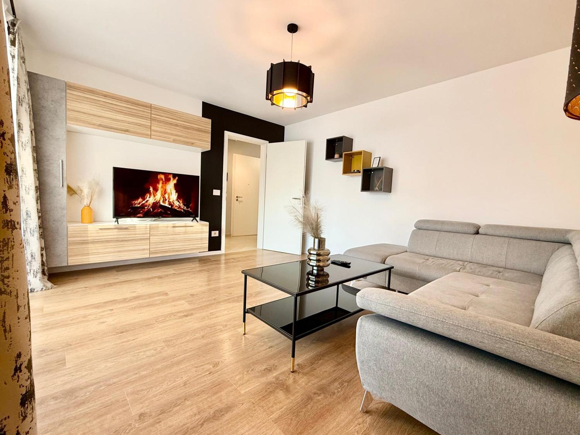 Kasper Coresi Mall - Rise Private Apartments & Suites Braşov Eksteriør billede